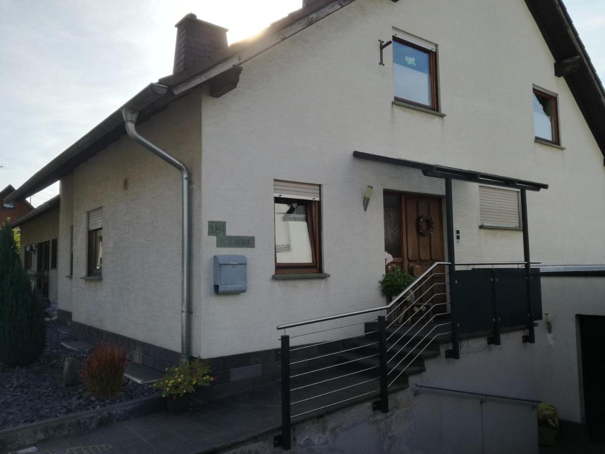 Ferienwohnung Edi Fischer Oberfell Bagian luar foto