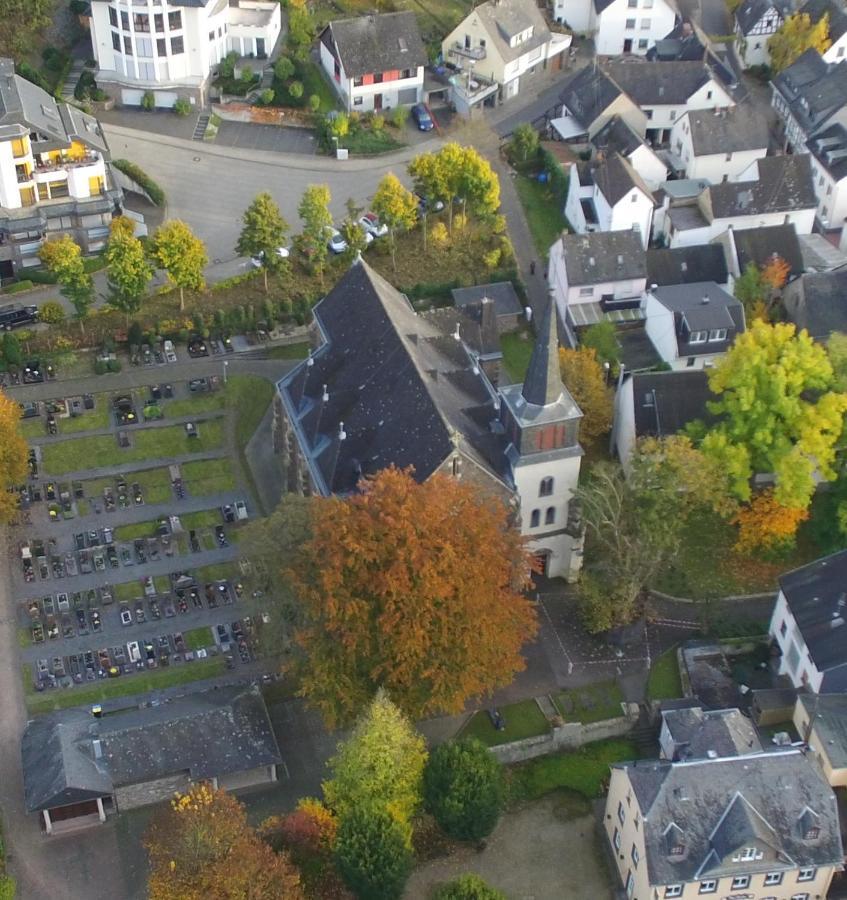 Ferienwohnung Edi Fischer Oberfell Bagian luar foto